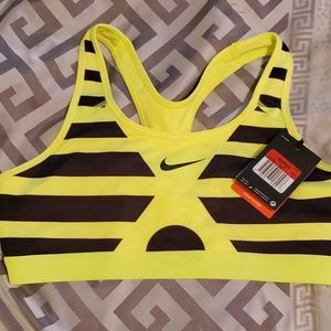 NWT Nike sports bra
